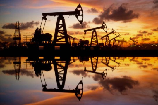 Prețul la țiței scade. Europa se îndreaptă spre cel mai ieftin petrol din ultimii cinci ani