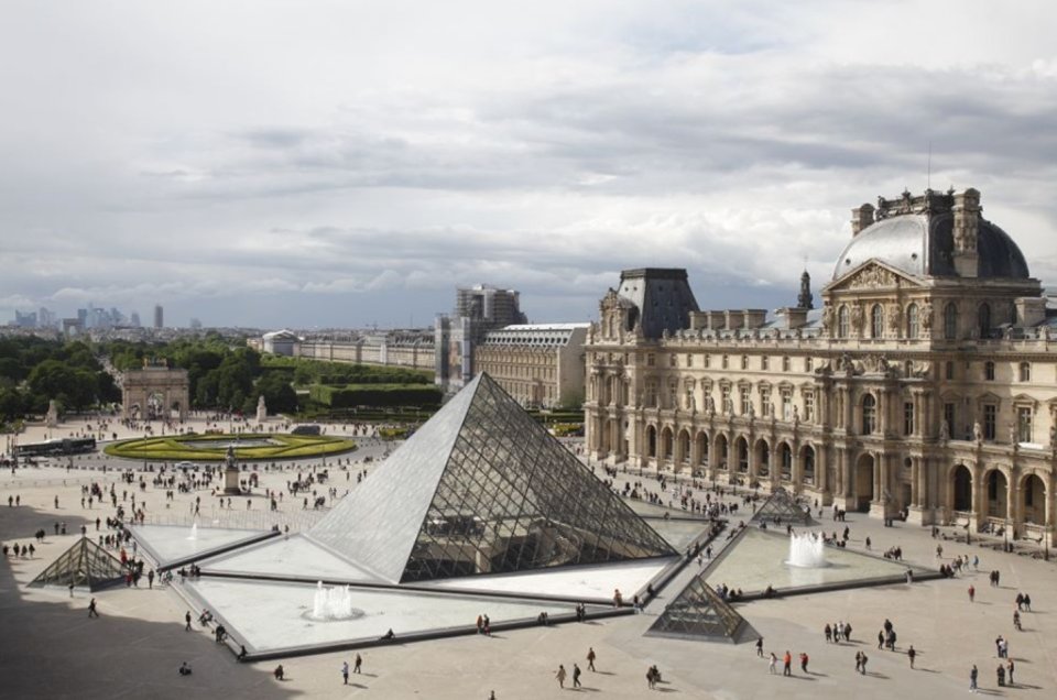 Muzeul Luvru din Paris