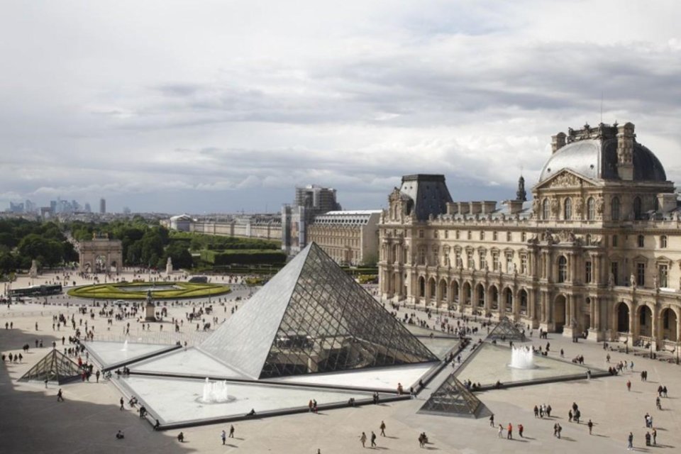 Muzeul Luvru din Paris