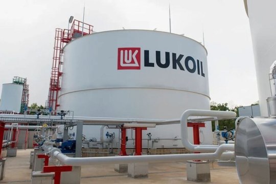Cum se simte bărbatul rănit în explozia de la Lukoil. Rafinăria din Ploiești, în plină anchetă