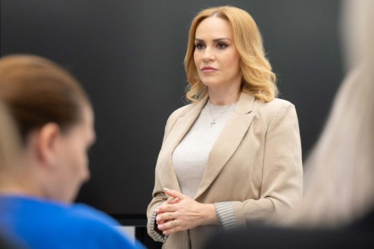 Gabriela Firea se retrage din cursa pentru Primăria București. Fosta primăriță rămâne la Bruxelles și susține PSD