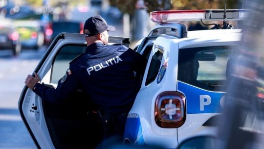 Incident armat în Sectorul 6. O mașină a fost avariată, iar poliția face verificări pentru identificarea suspectului