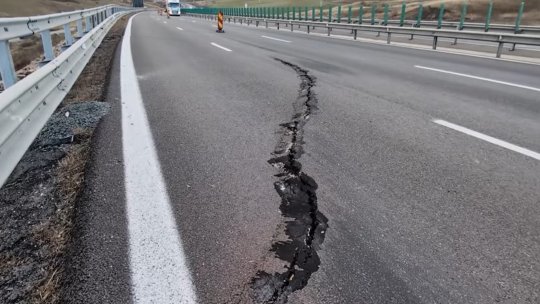 Autostrada A10 cedează din nou: o porțiune de drum s-a surpat între Turda și Aiud