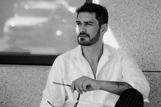 Actorul din “Wednesday” candidează la Primăria Bucureștiului. George Burcea, noul nume din politică