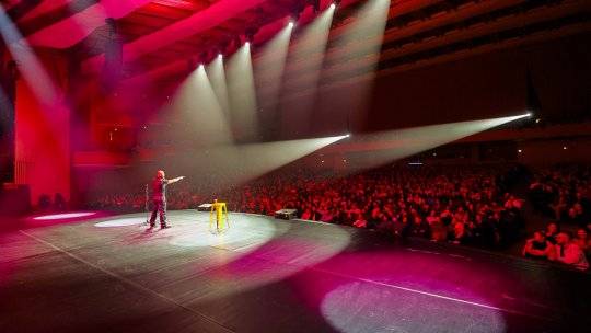 COMUNICAT | Prima seară „Fool’s Night Out – SCANDALOS” a fost un show sold-out la Sala Palatului. Diseară, line-up-ul se reinventează!