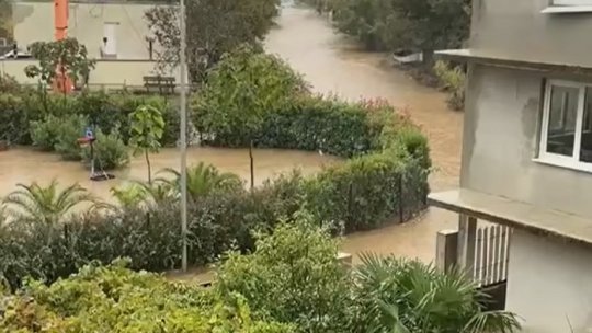 Dezastru la Marea Neagră: Ciclonul Barbara lovește Bulgaria cu ploi torențiale și inundații