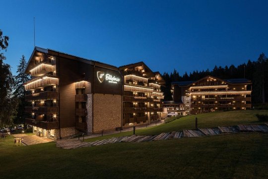 Teleferic Grand Hotel scrie din nou istorie! A fost desemnat „Cel mai bun hotel de ski din România” în 2025