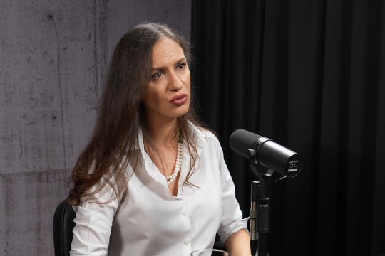 Povestea inelului Mariei Tănase, spusă de Simona Chiș în podcastul I AM MEDIA BUSINESS