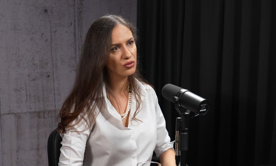 Simona Chiș, în cadrul podcastului I AM MEDIA BUSINESS, cu Victor Vrînceanu