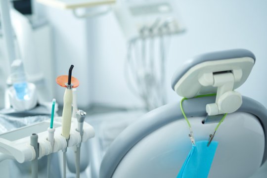 Greșeala care i-ar fi fost fatală Sarei. Specialiștii explică etapa esențială pe care medicii stomatologi ar fi omis-o înainte de anestezia generală