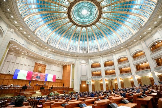 Noile conduceri ale TVR, AEP și Radio România au fost votate de către Parlament. Cine sunt noii șefi ai instituțiilor