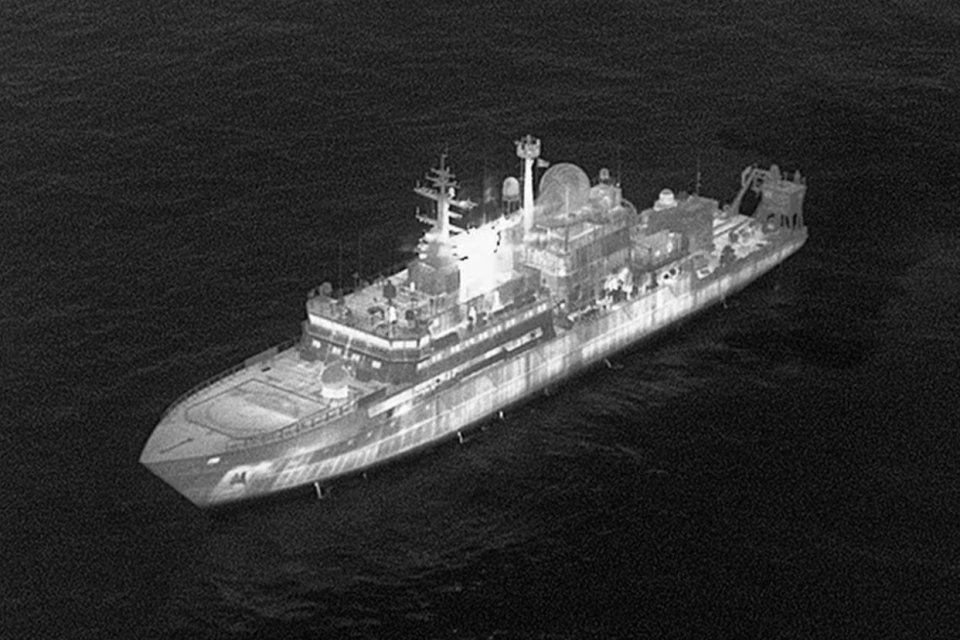 Imagine termică a navei spion rusești Yantar, în timp ce plutește la marginea apelor britanice din apropierea Scoției