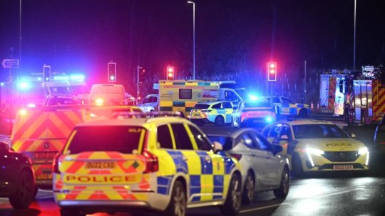 Atac violent într-un tren din Marea Britanie: 10 persoane înjunghiate, doi suspecți arestați