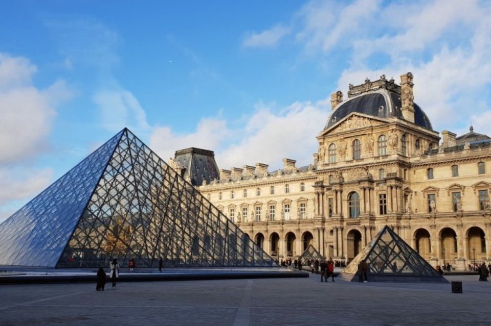 Muzeul Luvru din Paris