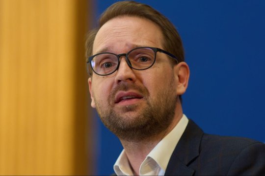 Dominic Fritz respinge acuzațiile legate de numirea Alinei Gîrbea, cumnata lui Drulă: “Un atac jegos și misogin”