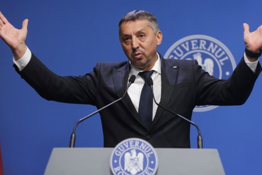 Ministerul Educației a ratat lecțiile de gramatică: trei greșeli într-o singură propoziție. Care este reacția lui Daniel David