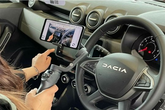 Primele imagini cu Dacia C-Neo au apărut în trafic. Modelul fastback promite tehnologii noi și va fi produs la Mioveni