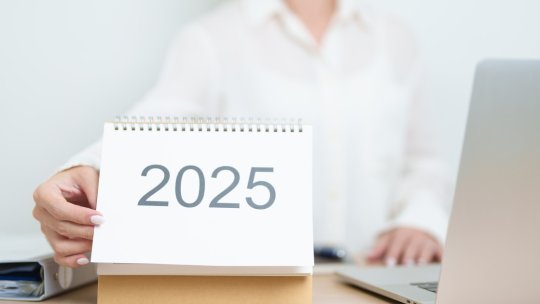 În ce zile ai liber în decembrie de sărbători. Când stai acasă și ești plătit în ultima lună din 2025