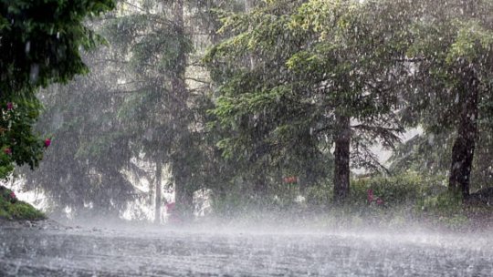 Vine frigul! ANM anunță ploi, lapoviță și temperaturi în scădere în toată țara