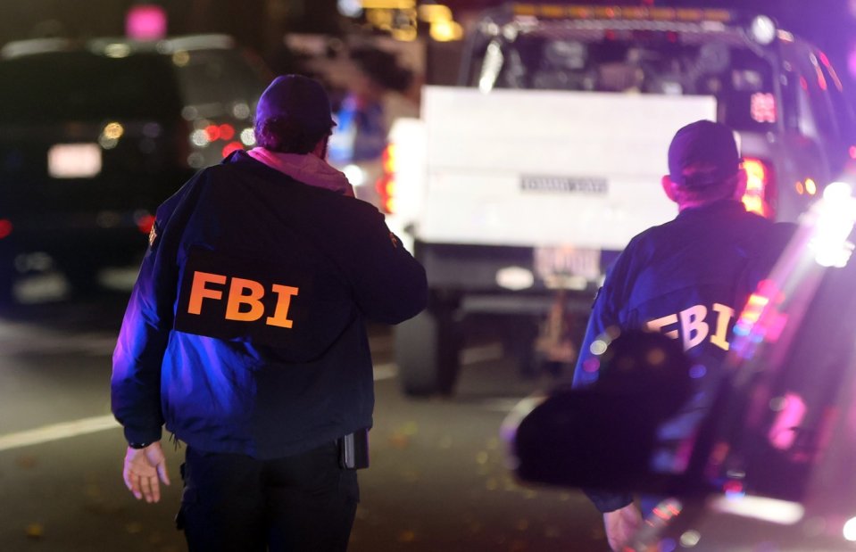 FBI și forțele de ordine, prezente la locul atacului armat din Washington