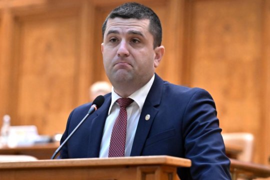 Radu Miruță continuă războiul cu Ponta: “Fost premier al României, dovedit plagiator, scrie minciuni din disperare”