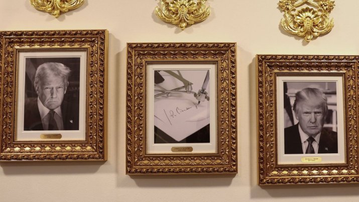 Portretul lui Joe Biden a fost înlocuit cu o poză cu un autopen care îi face semnătura fostului președinte