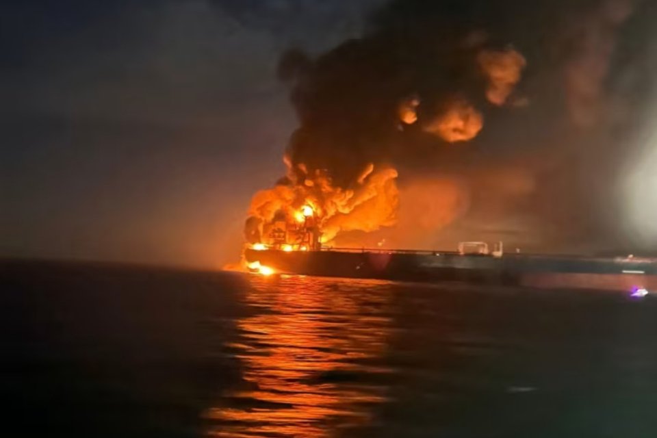 Una dintre navele petroliere, în flăcări după atacul ucrainean