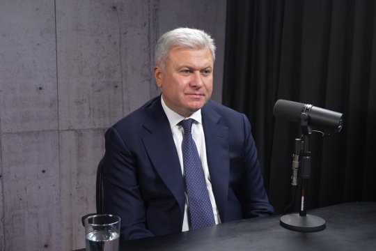 Podcastul I AM MEDIA BUSINESS aduce o ediție specială cu ambasadorul Republicii Moldova. Victor Chirilă explică de ce unirea cu România ar fi fost, probabil, o soluție mai bună