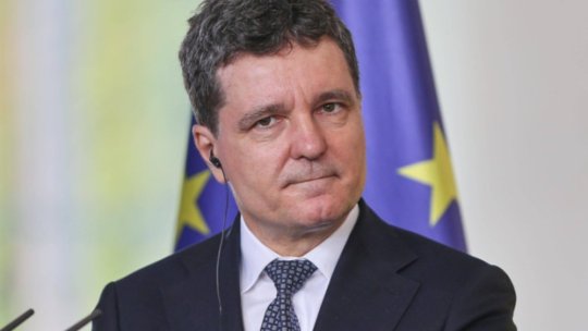 Ceremonie solemnă perturbată: reacții ostile la coroana depusă în numele președintelui Nicușor Dan