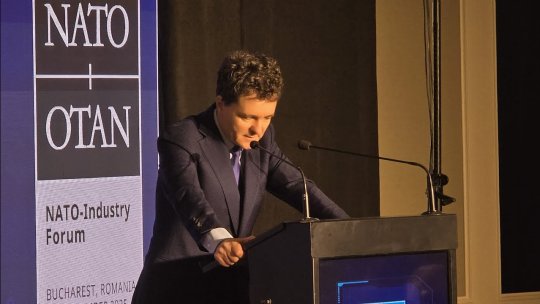 O altă gafă marca Nicușor Dan! Președintele, salvat în ultimul moment la NATO-Industry Forum 2025