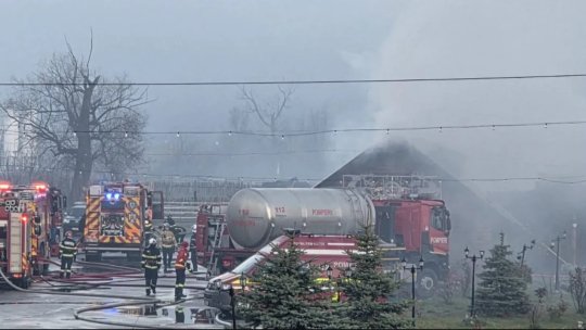 Dimineață de coșmar în Suceava! O pensiune a ars complet, iar o femeie și-a pierdut viața în flăcări