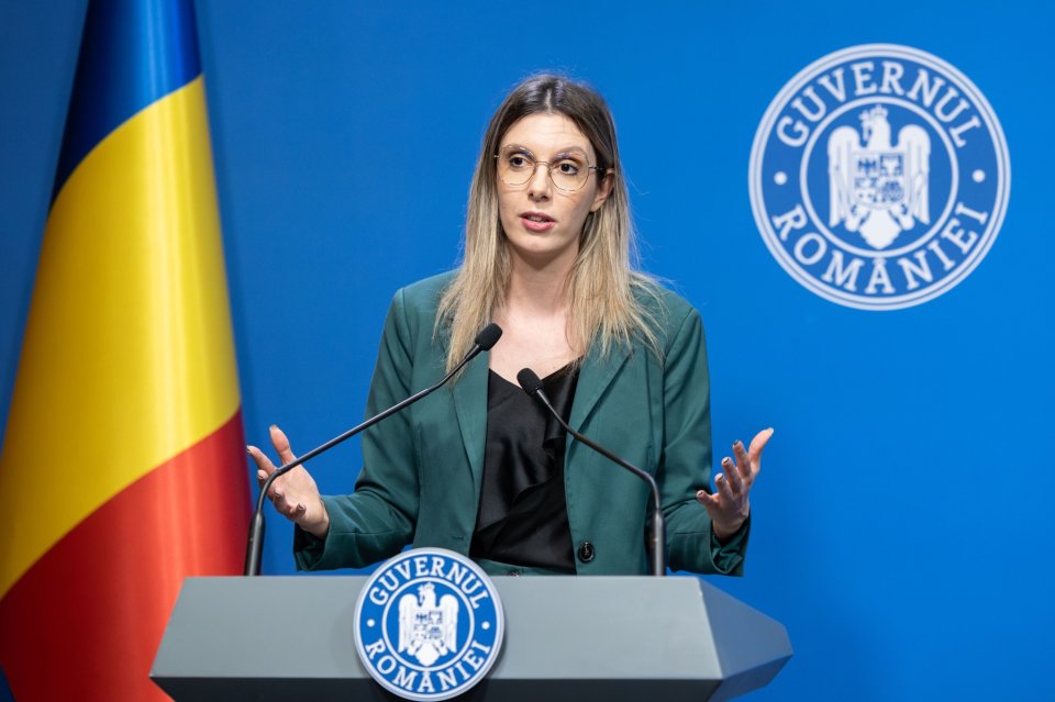 Diana Buzoianu face primele demiteri
