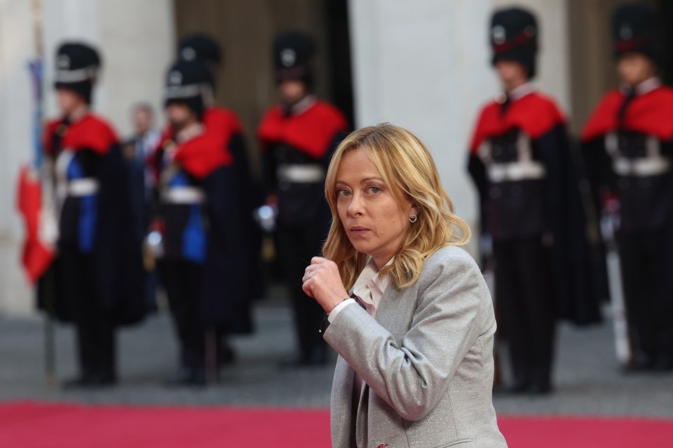 Cadourile de lux primite de Giorgia Meloni vor fi scoase la licitație