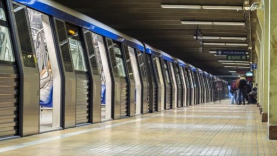 Incident mortal la metroul din București: o femeie a murit după ce a coborât pe șine, la stația Crângași