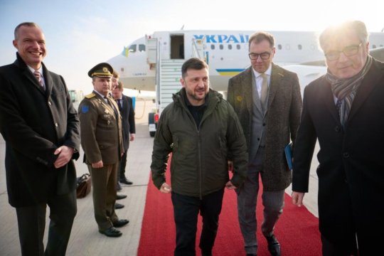 Zelenski, la Berlin pentru negocieri decisive: Kievul vrea sprijin american pentru înghețarea liniei frontului