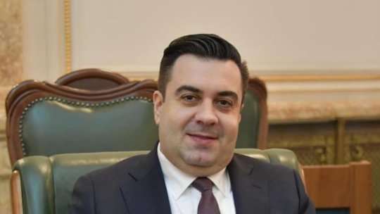 UPDATE: Răzvan Cuc, fostul ministru PSD, a fost adus la sediul DNA. Acesta este suspectat de complicitate la dare de mită într-un contract de 23 de milioane de lei
