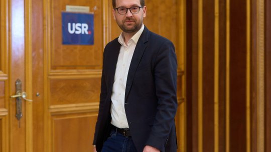 Primarul Timișoarei și președintele USR, Dominic Fritz, a depus jurământul de cetățenie română: “Ce imens privilegiu să-mi fi putut alege iubirea pentru această țară”