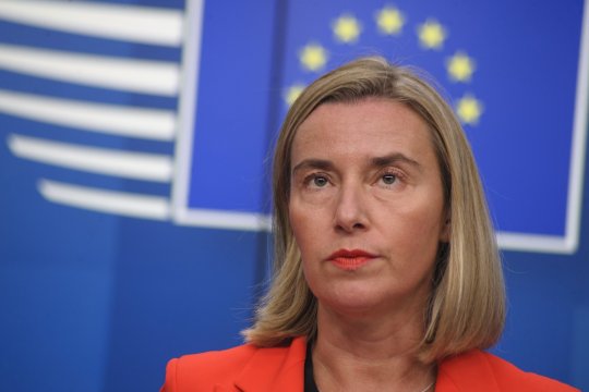 Federica Mogherini, fosta șefă a diplomației UE, și diplomatul italian Stefano Sannino au fost reținuți. Parchetul European al lui Kövesi a descins la Bruxelles