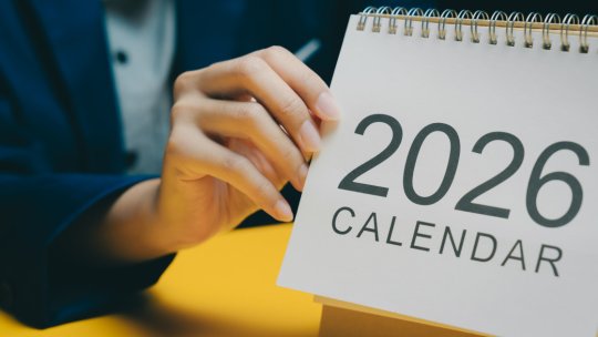 Românii pierd o zi liberă în 2026. Guvernul renunță la puntea dintre sărbători