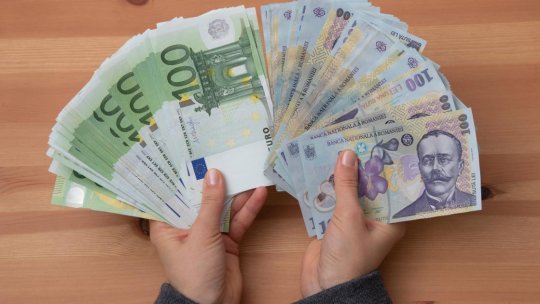 Atenție, români! Ce se va întâmpla cu valoarea monedei euro de la începutul anului și cine va avea cel mai mult de suferit