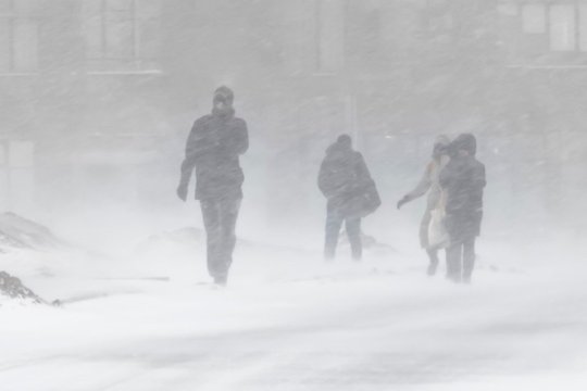 Ninsori și ger în aproape toată țara, până în a doua zi de Crăciun. Ce spun meteorologii