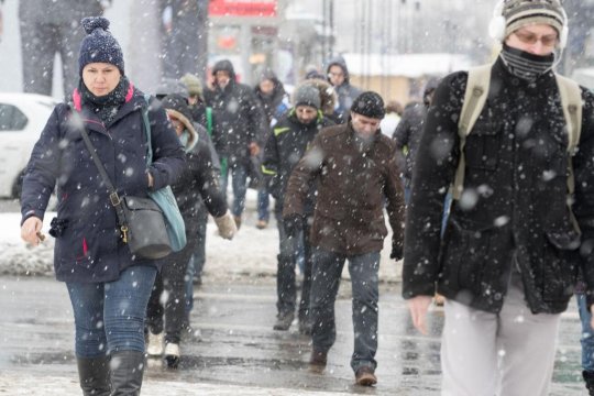 Bucureștiul, sub cod galben de ninsori în Ajun: ninsoare, viscol și polei