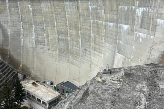 “Apele Române”, despre scenariul unei fisuri structurale la barajul Paltinu: “Nu există risc pentru populație”