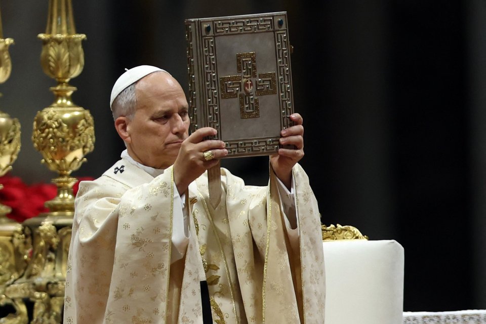 Papa Leon, în timpul slujbei de Crăciun