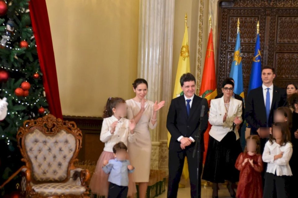 Nicușor Dan, alături de familia sa