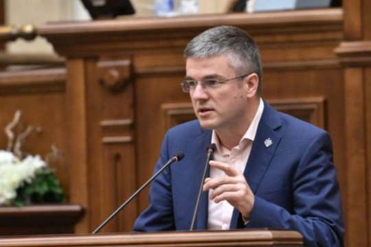 Noul ministru al Economiei avertizează: cei care au prăbușit companii de stat vor răspunde, inclusiv penal