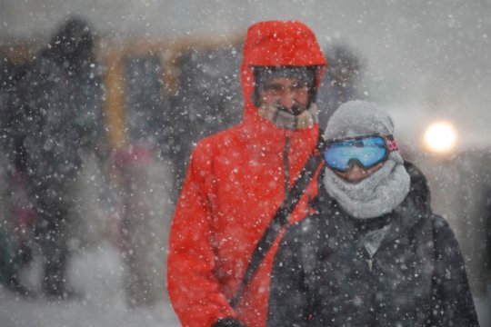 Meteorologii au actualizat prognoza: viscol și vânt puternic în aproape toată țara, de sâmbătă seară până luni