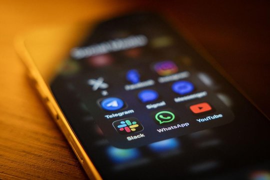 Schimbări majore la WhatsApp din 2026: mai multă confidențialitate, mai puține telefoane compatibile și dispariția ChatGPT