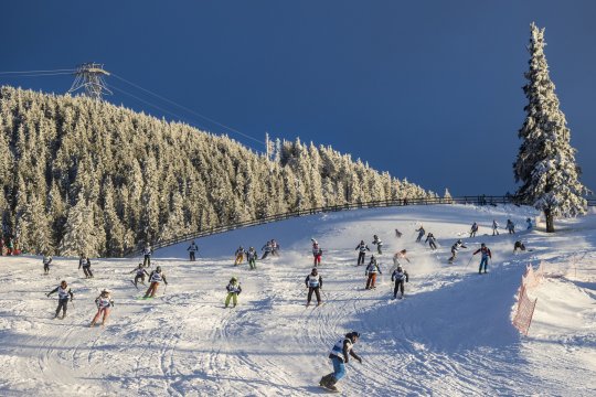 Prețuri de lux la munte. Cât trebuie să plătești pentru Revelionul 2026 în Poiana Brașov