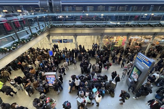 Trenuri anulate în tunelul Canalului Mânecii. Mii de călători riscă să nu ajungă acasă de Revelion